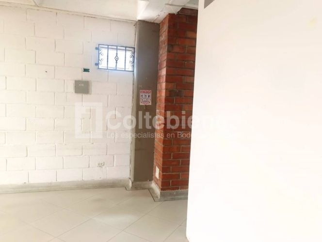 Bodega en arriendo en Santa Fe, Medellín, 100 m² · foto 6 de 17