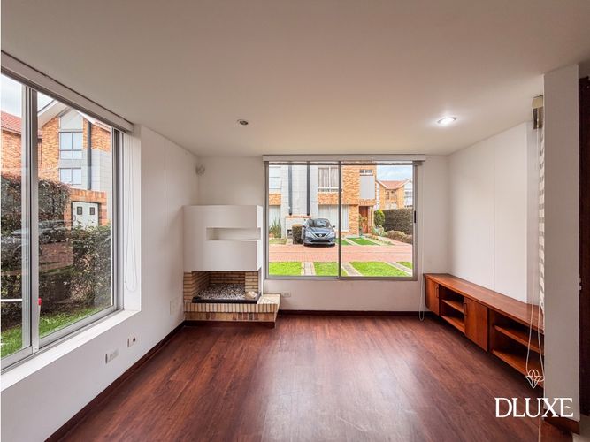 Casa en venta en San Jose De Los Nogales, Chía · foto 2 de 24