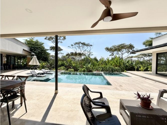 Casa de 5 alcobas en venta en Pance, Cali, 615 m² · foto 2 de 24