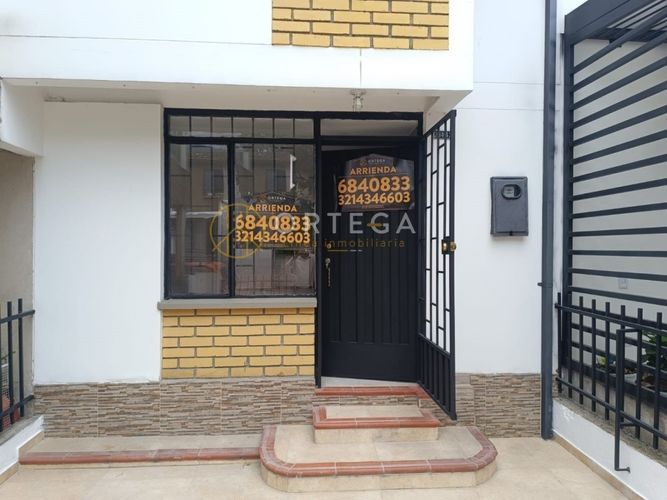 Casa de 3 alcobas en venta en Los Andes, Floridablanca, 65 m² · foto 2 de 16