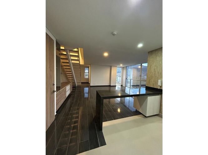 Apartamento de 3 alcobas en venta en Nueva Tequendama, Jamundí, 157 m² · foto 2 de 24
