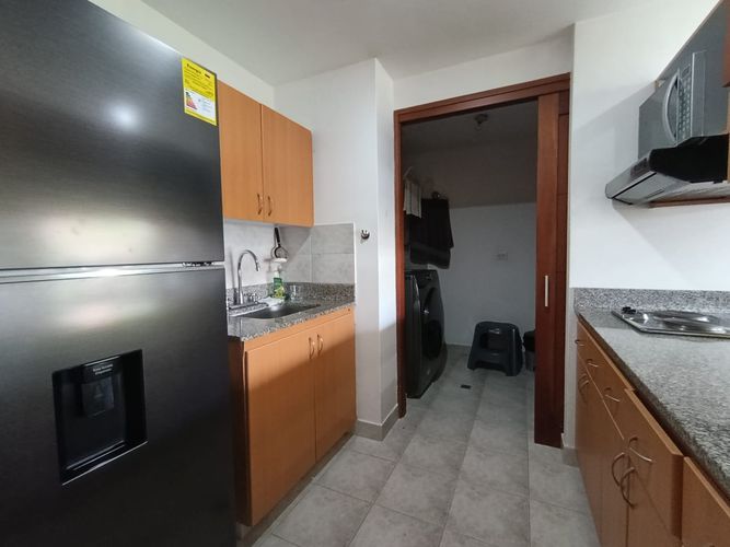 Apartamento en arriendo en Urbanización Las Cumbres, Medellín · foto 3 de 12