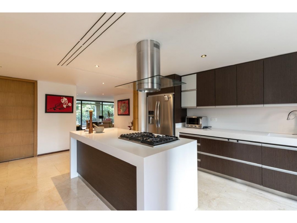 Apartamento en venta en El Poblado, Medellín [No disponible] 3