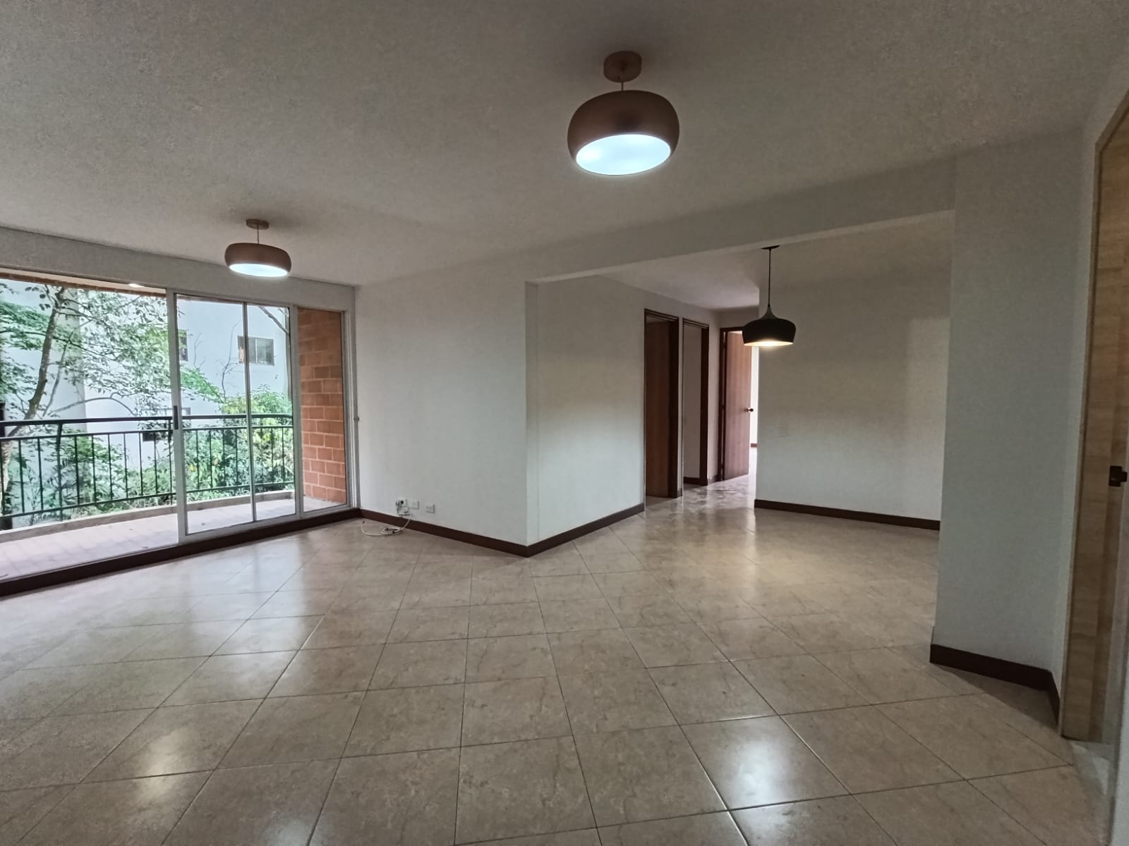 Apartamento en arriendo en El Poblado, Medellín · foto 3 de 20