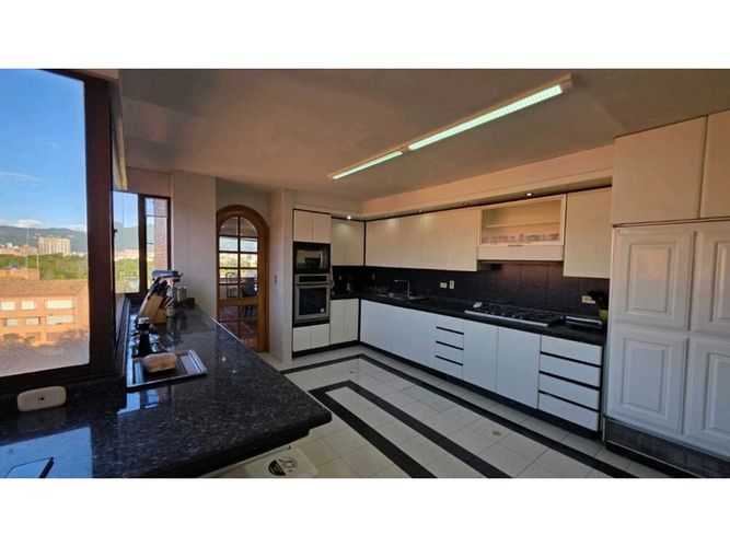 Apartamento de 4 alcobas en venta en Los Lagartos, Bogotá, 348 m² · foto 14 de 24