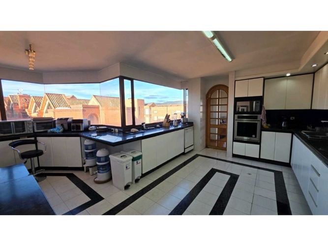 Apartamento de 4 alcobas en venta en Los Lagartos, Bogotá, 348 m² · foto 16 de 24