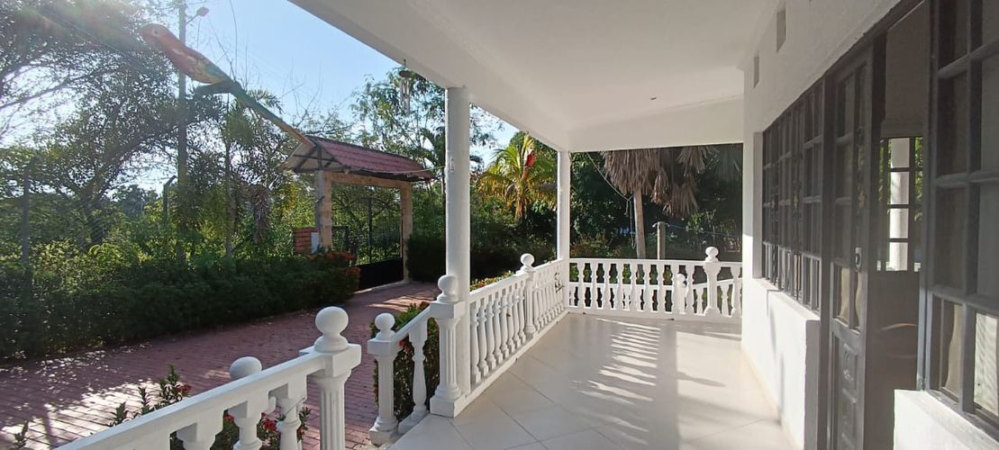 Finca en venta en Llano Pozo, Ricaurte, 1008 m² · foto 2 de 24