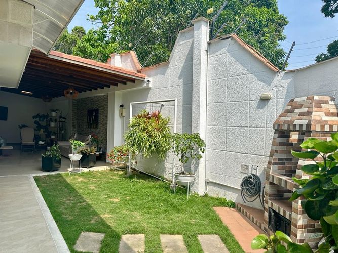 Casa de 4 alcobas en venta en Lagos Del Cacique, Bucaramanga, 197 m² · foto 2 de 24