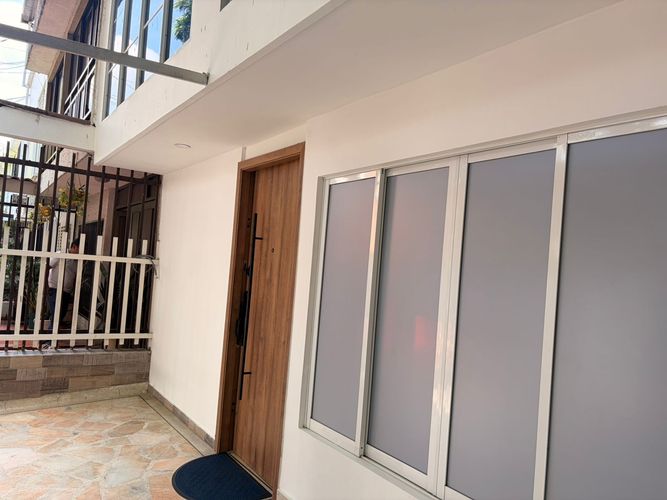 Casa de 3 alcobas en venta en Ciudad 2000, Cali, 143 m² · foto 2 de 14