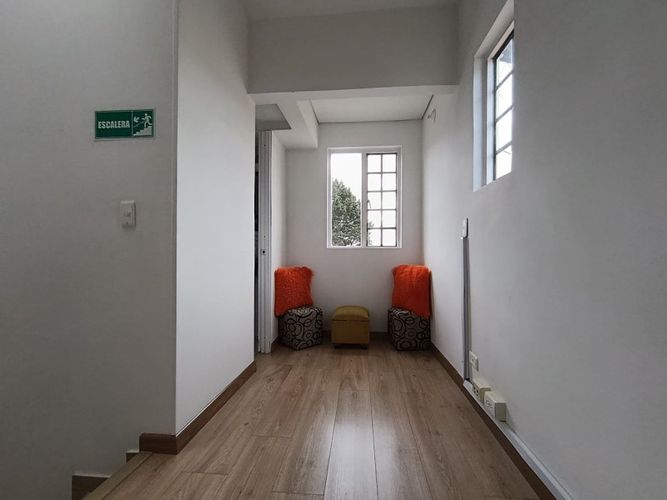 Casa de 5 alcobas en venta en Las Margaritas, Bogotá, 261 m² · foto 6 de 24