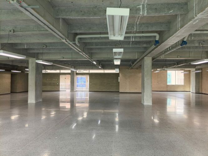 Oficina en arriendo en Rodeo Alto, Medellín, 596 m² · foto 5 de 6