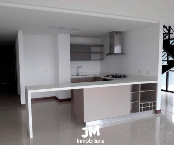 Apartamento de 3 alcobas en venta en Seminario, Cali, 206 m² · foto 7 de 16