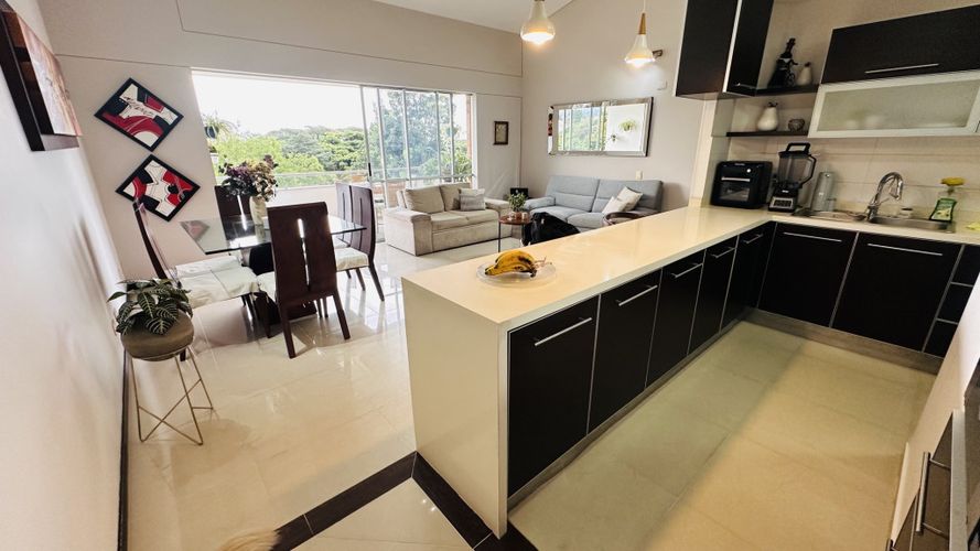 Apartamento de 3 alcobas en venta en Ciudad Jardin, Cali, 130 m² · foto 2 de 24