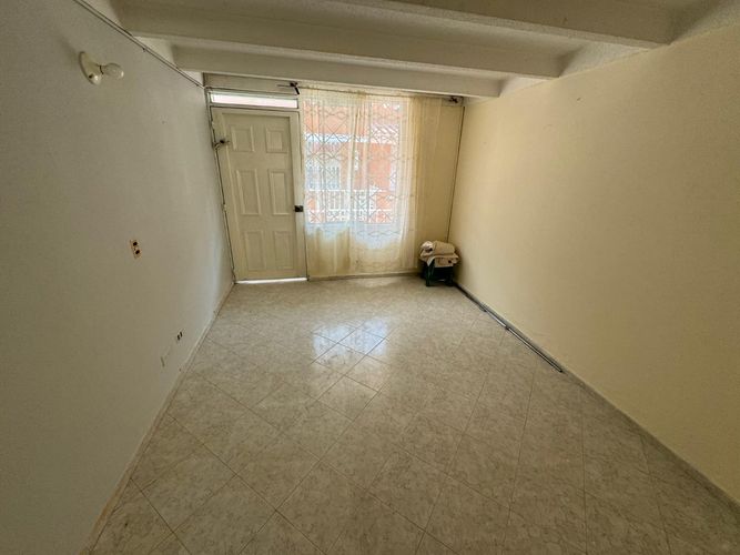 Casa de 2 alcobas en venta en Cacique, Funza, 57 m² · foto 3 de 14