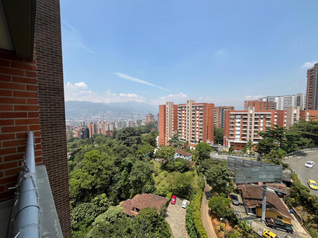 Apartamento en Arriendo en Cumbres, Envigado en Envigado, de Uribienes
