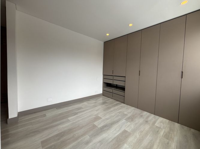 Apartamento en venta en Bella Suiza, Bogotá, 76 m² · foto 4 de 12
