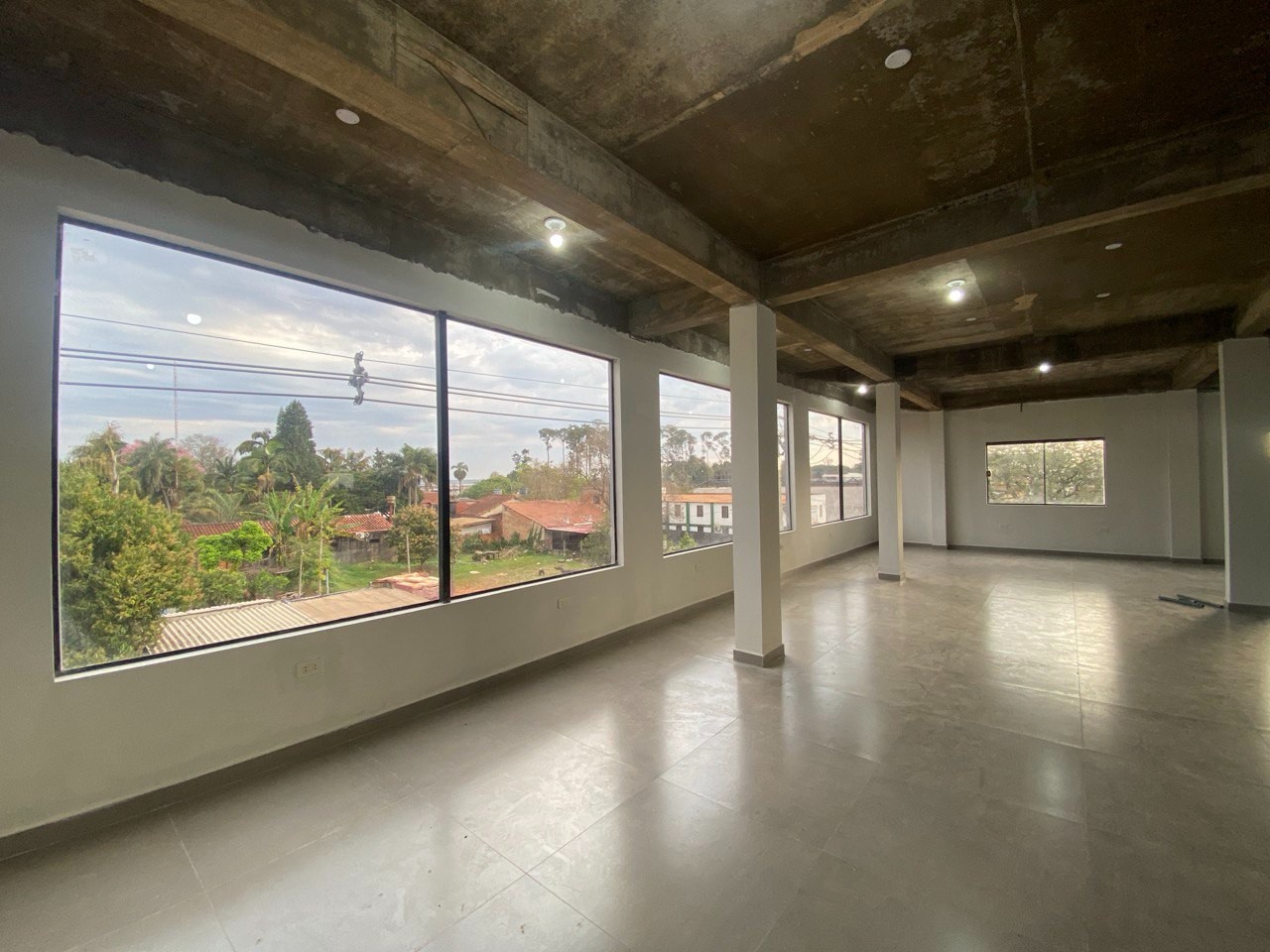 Oficina corporativa de 180 m² en alquiler | Km 9 Acaray — foto 3