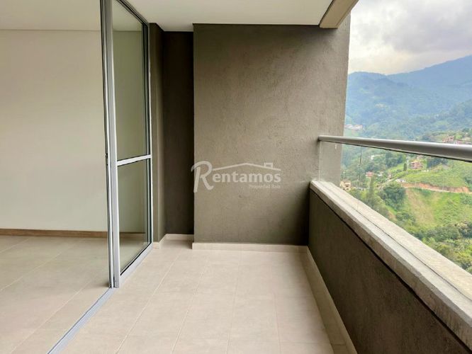Apartamento de 3 alcobas en venta en Loma De La Doctora, Sabaneta, 80 m² · foto 3 de 24