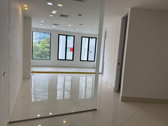 Oficina en arriendo en Los Balsos, Medellín, 92 m² · foto 2 de 15