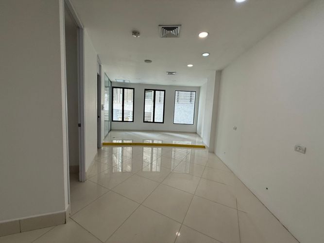 Oficina en arriendo en Los Balsos, Medellín, 92 m² · foto 3 de 15