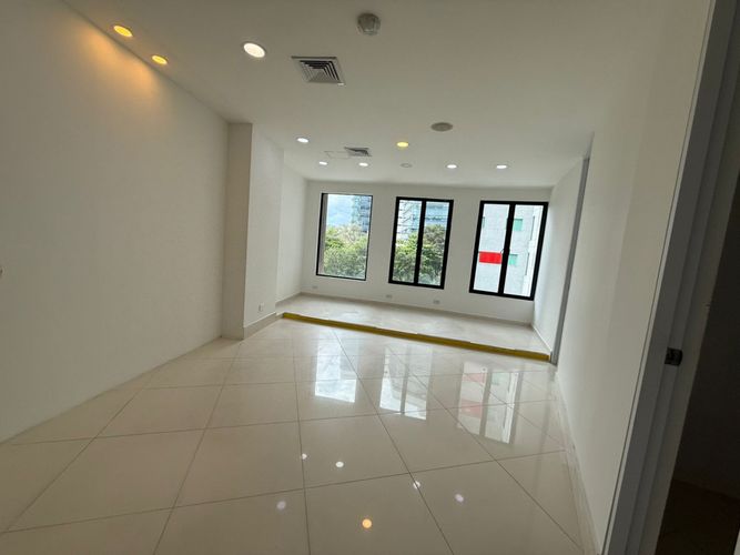 Oficina en arriendo en Los Balsos, Medellín, 92 m² · foto 4 de 15