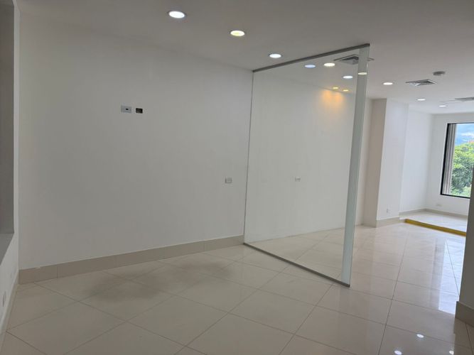 Oficina en arriendo en Los Balsos, Medellín, 92 m² · foto 8 de 15