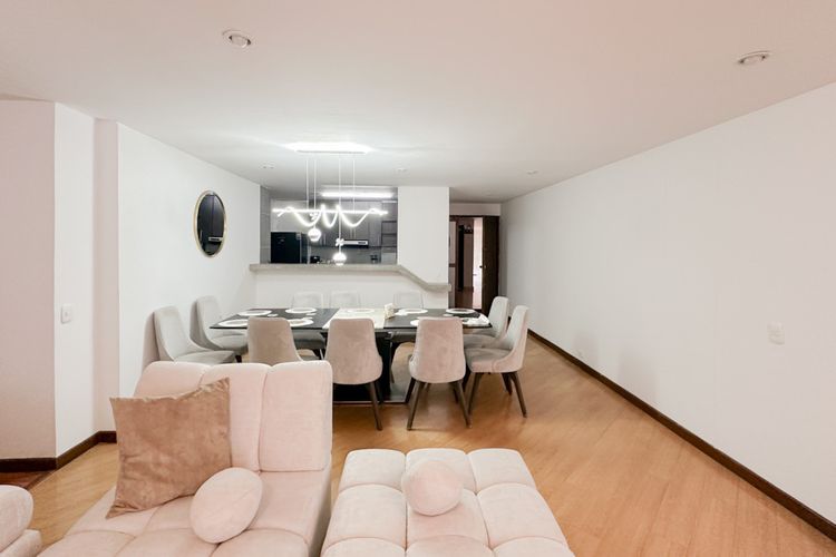 Apartamento de 3 alcobas en arriendo en Santa Barbara Central, Bogotá, 160 m² · foto 2 de 17