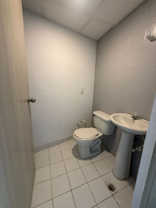 Oficina en arriendo en Los Balsos, Medellín, 46 m² · foto 6 de 6