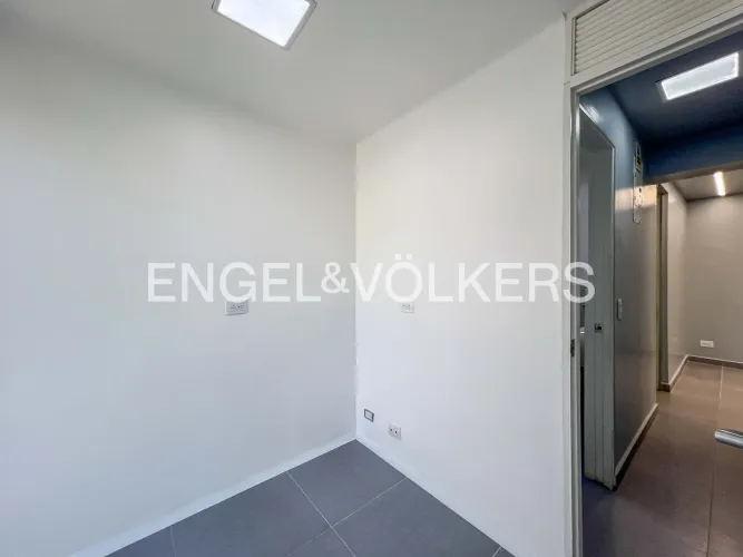 Local en venta en Castropol, Medellín, 340 m² · foto 15 de 17