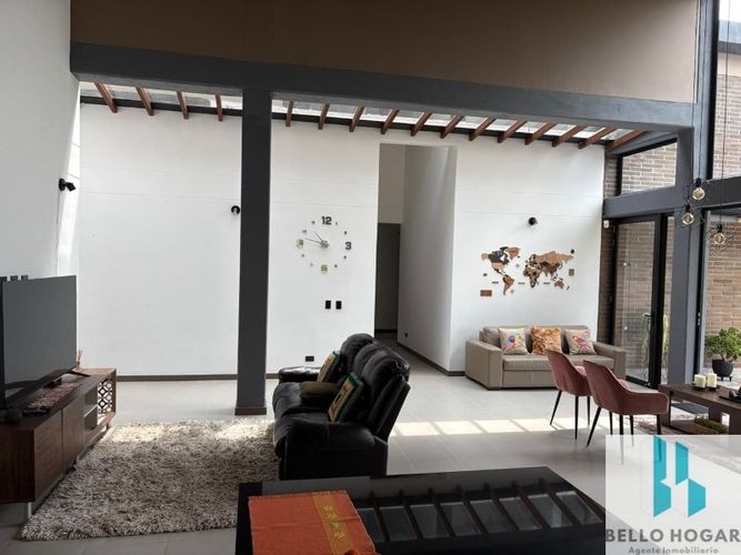 Casa de 4 alcobas en venta en San Felix, Bello, 1270 m² · foto 5 de 23