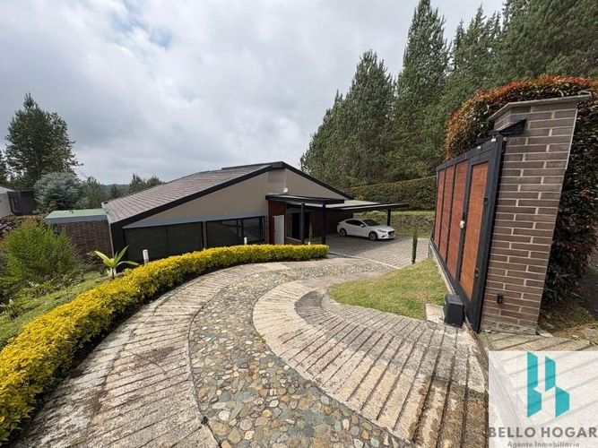 Casa de 4 alcobas en venta en San Felix, Bello, 1270 m² · foto 6 de 23