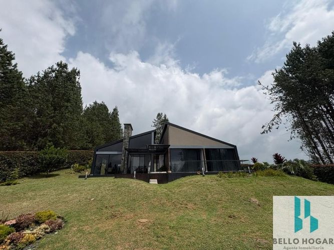 Casa de 4 alcobas en venta en San Felix, Bello, 1270 m² · foto 7 de 23
