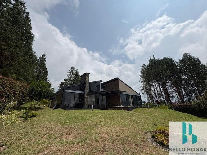 Casa de 4 alcobas en venta en San Felix, Bello, 1270 m² · foto 8 de 23