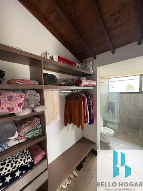 Casa de 4 alcobas en venta en San Felix, Bello, 1270 m² · foto 18 de 23