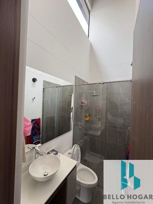Casa de 4 alcobas en venta en San Felix, Bello, 1270 m² · foto 20 de 23