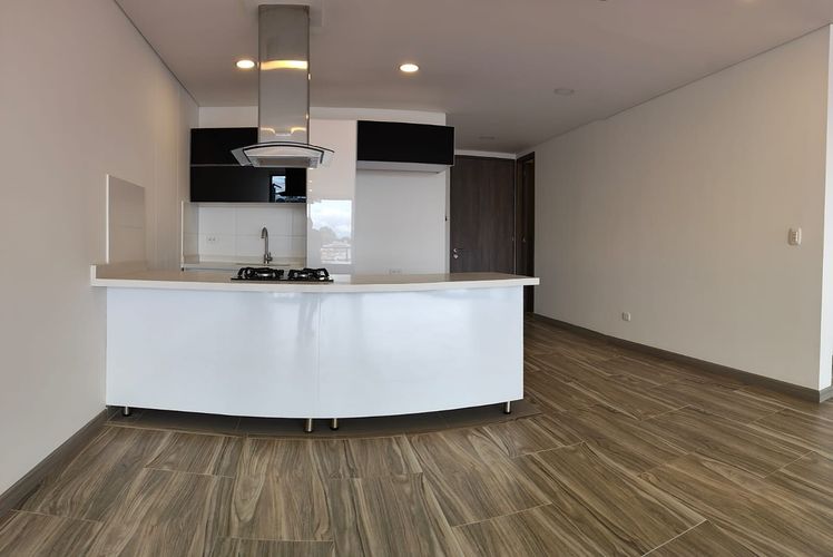 Apartamento de 3 alcobas en venta en Niza, Bogotá, 132 m² · foto 3 de 21