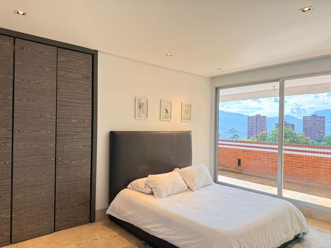 Apartamento de 4 alcobas en venta en El Poblado, Medellín, 420 m² · foto 16 de 20