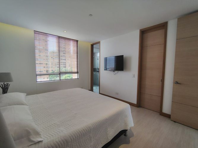 Apartamento de 3 alcobas en arriendo en El Poblado, Medellín, 190 m² · foto 14 de 20