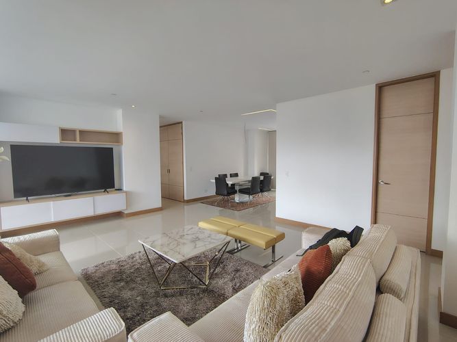 Apartamento de 3 alcobas en arriendo en El Poblado, Medellín, 190 m² · foto 9 de 20