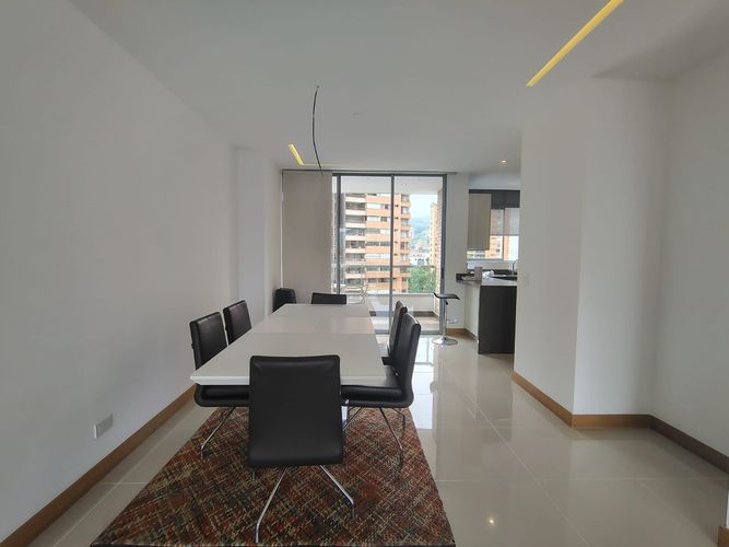 Apartamento de 3 alcobas en arriendo en El Poblado, Medellín, 190 m² · foto 7 de 20