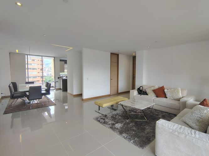 Apartamento de 3 alcobas en arriendo en El Poblado, Medellín, 190 m² · foto 3 de 20