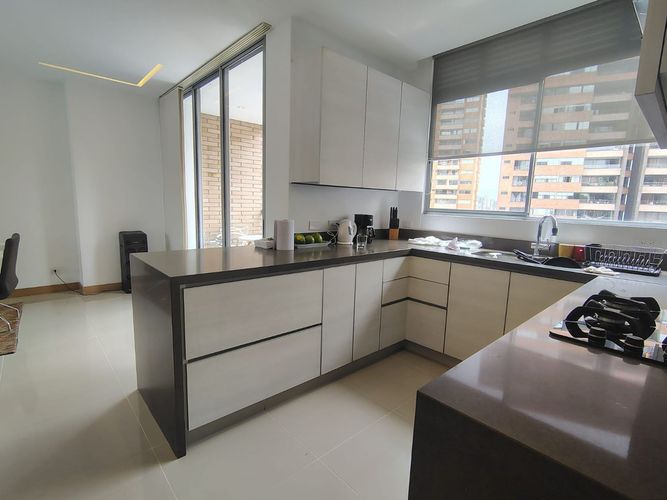Apartamento de 3 alcobas en arriendo en El Poblado, Medellín, 190 m² · foto 5 de 20
