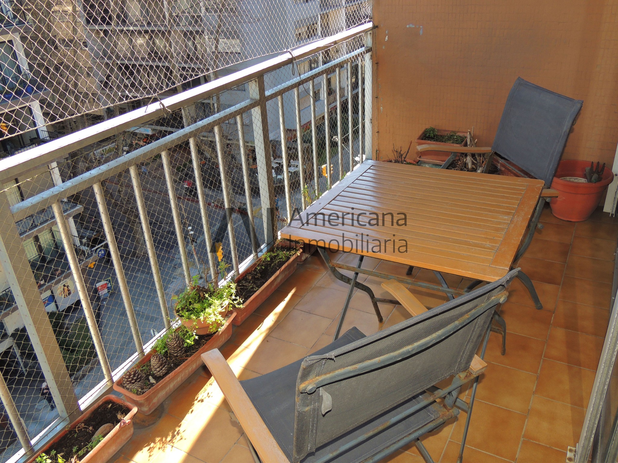 VENTA | POCITOS | A UNA CUADRA DE LA RAMBLA | 3 DORMITORIOS | 2 BAÑOS | GARAJE FIJO | CALEFACCIÓN. - – pohled 5