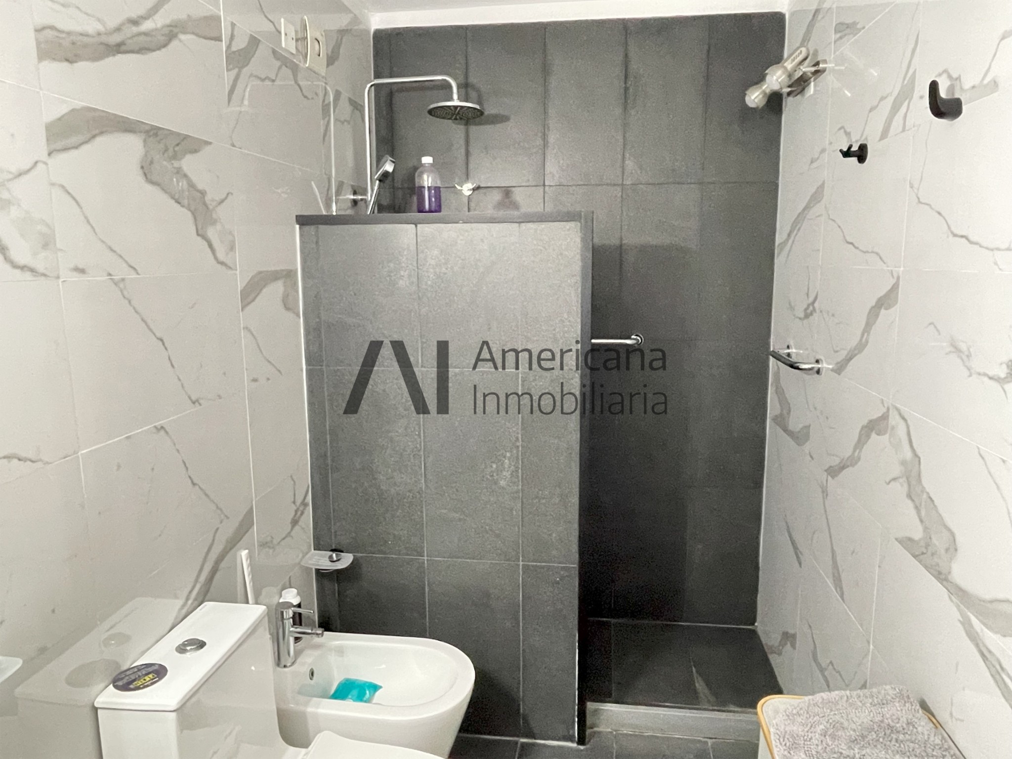 VENTA | POCITOS | A UNA CUADRA DE LA RAMBLA | 3 DORMITORIOS | 2 BAÑOS | GARAJE FIJO | CALEFACCIÓN. - – další