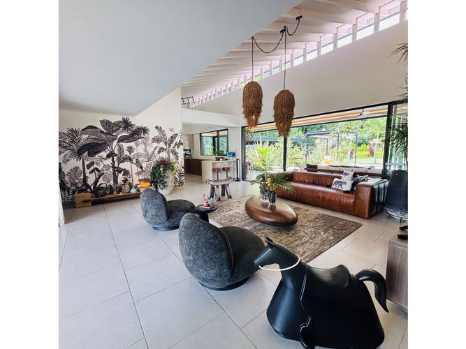 Casa de 3 alcobas en venta en Via El Eden, Armenia, 262 m² · foto 3 de 24
