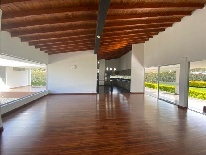 Casa de 4 alcobas en venta en Guayabito, Medellín, 350 m² · foto 7 de 23
