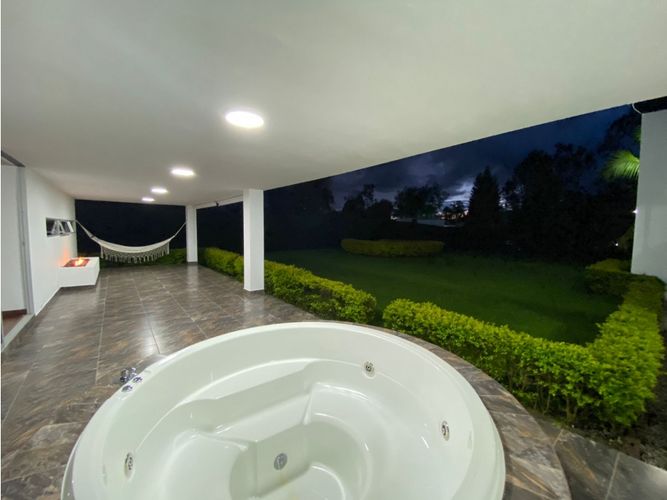 Casa de 4 alcobas en venta en Guayabito, Medellín, 350 m² · foto 13 de 23