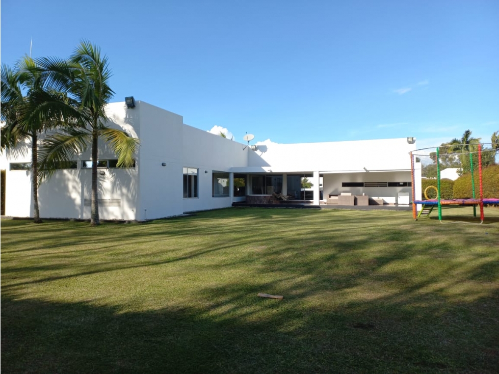 Casa en arriendo en Guayabito, Medellín · foto 2 de 23