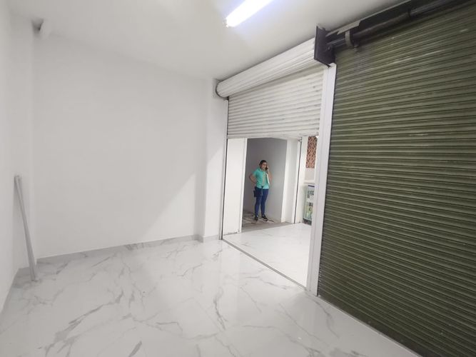 Local en arriendo en San Benito, Medellín, 15 m² · foto 2 de 11