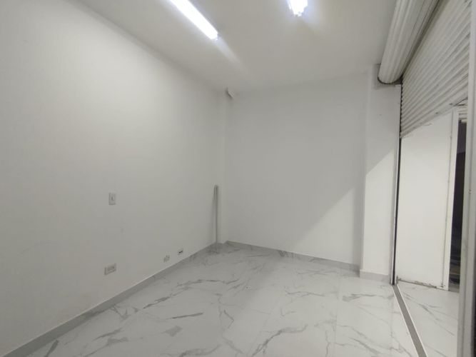 Local en arriendo en San Benito, Medellín, 15 m² · foto 3 de 11